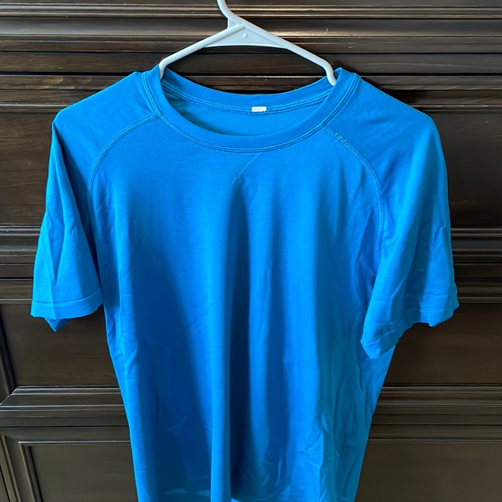 Lululemon Metal Tech Athletic Tee